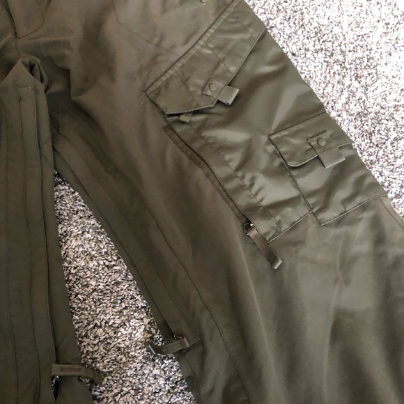 Men DC GREEN Snow pants with Orange suspenders - Picture 12 of 16